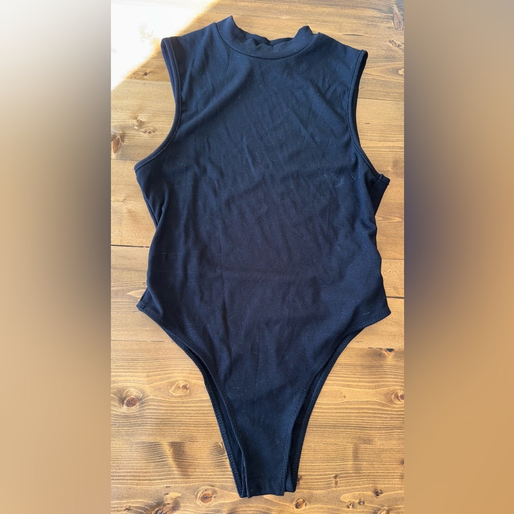 SHEIN Black Ribbed Open Back Bodysuit – Size M